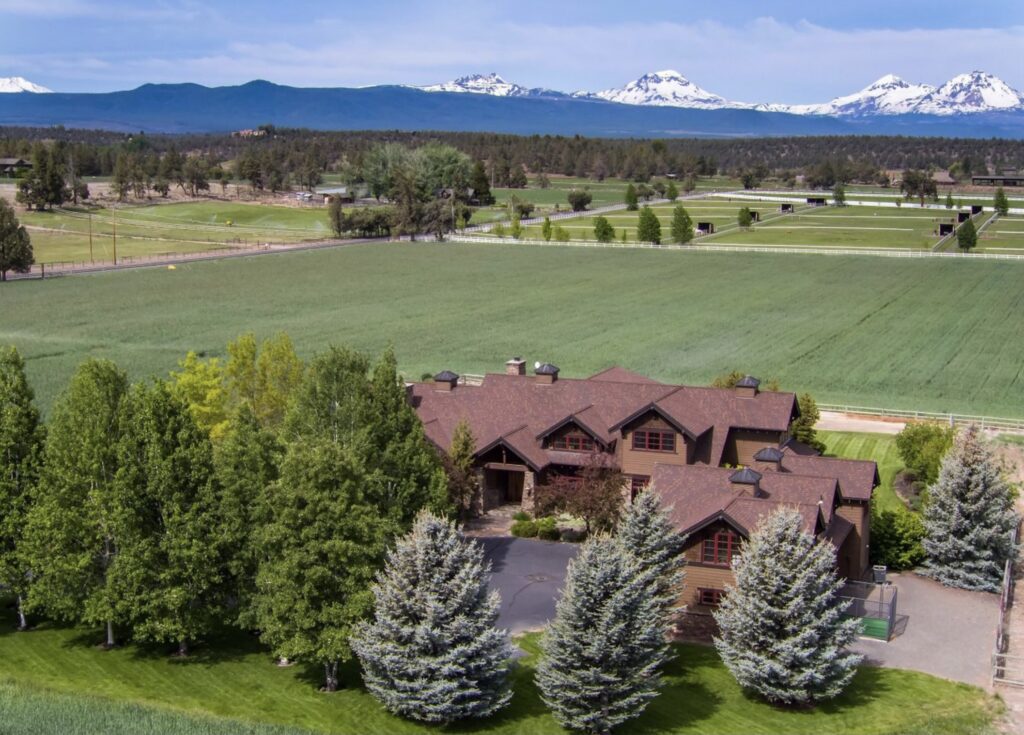 Tumalo property listed by Sandy Kohlmoos